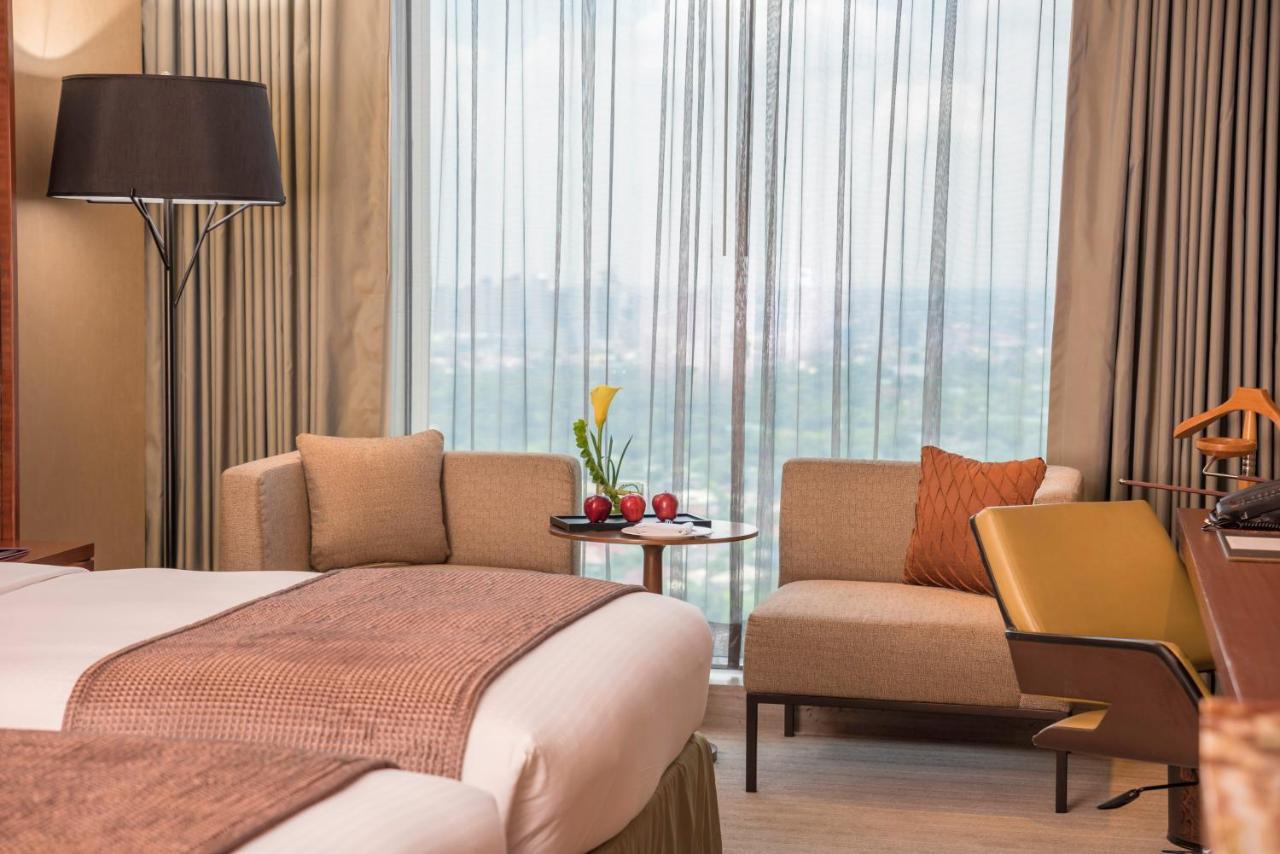 Marco Polo Ortigas Manila Pasig City Exterior foto